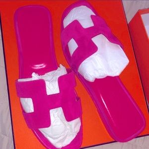 Hermés pink sandals